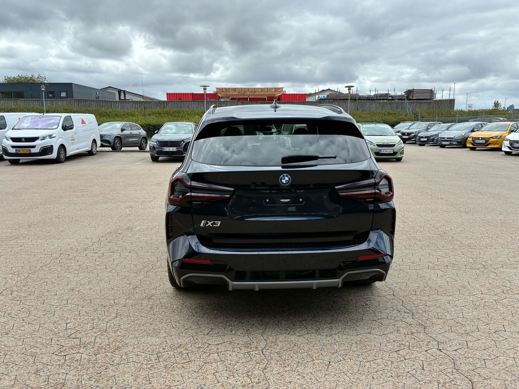 Sort BMW iX3 fra 2022