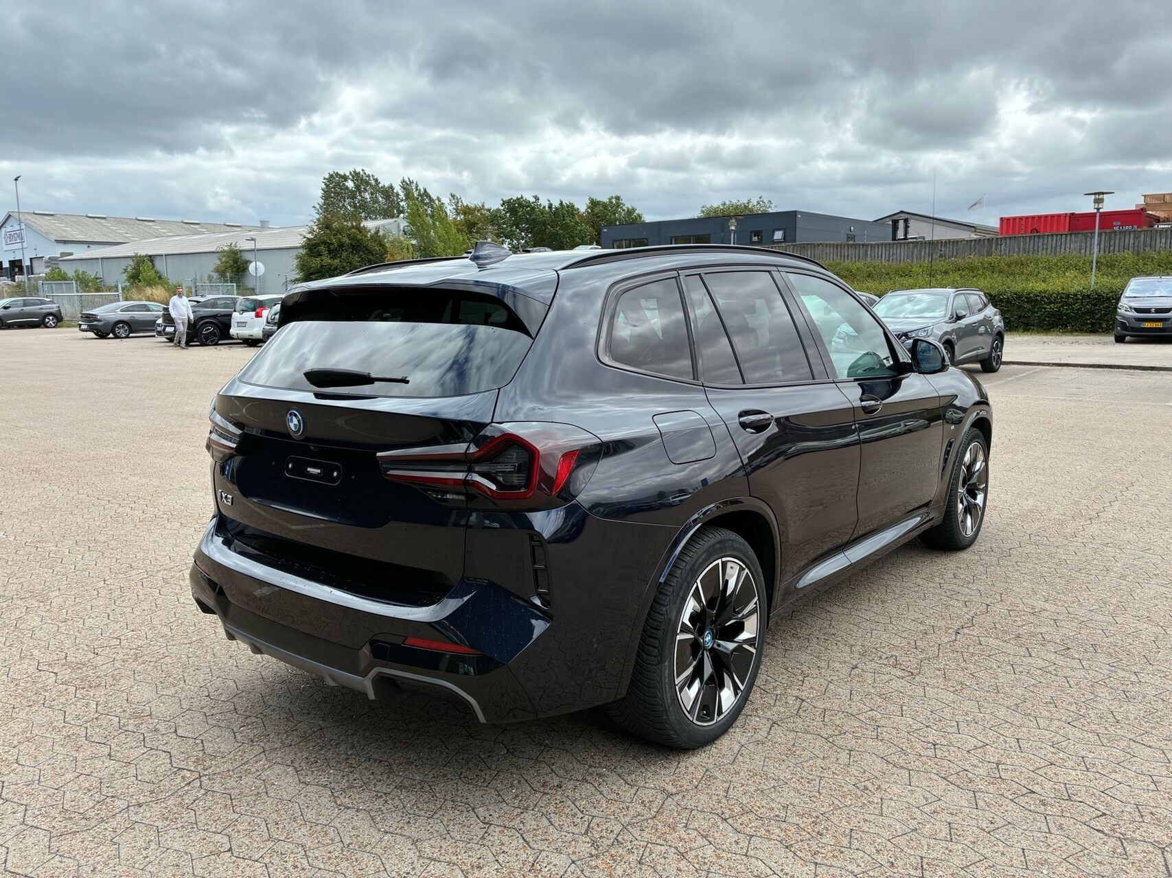 Sort BMW iX3 fra 2022