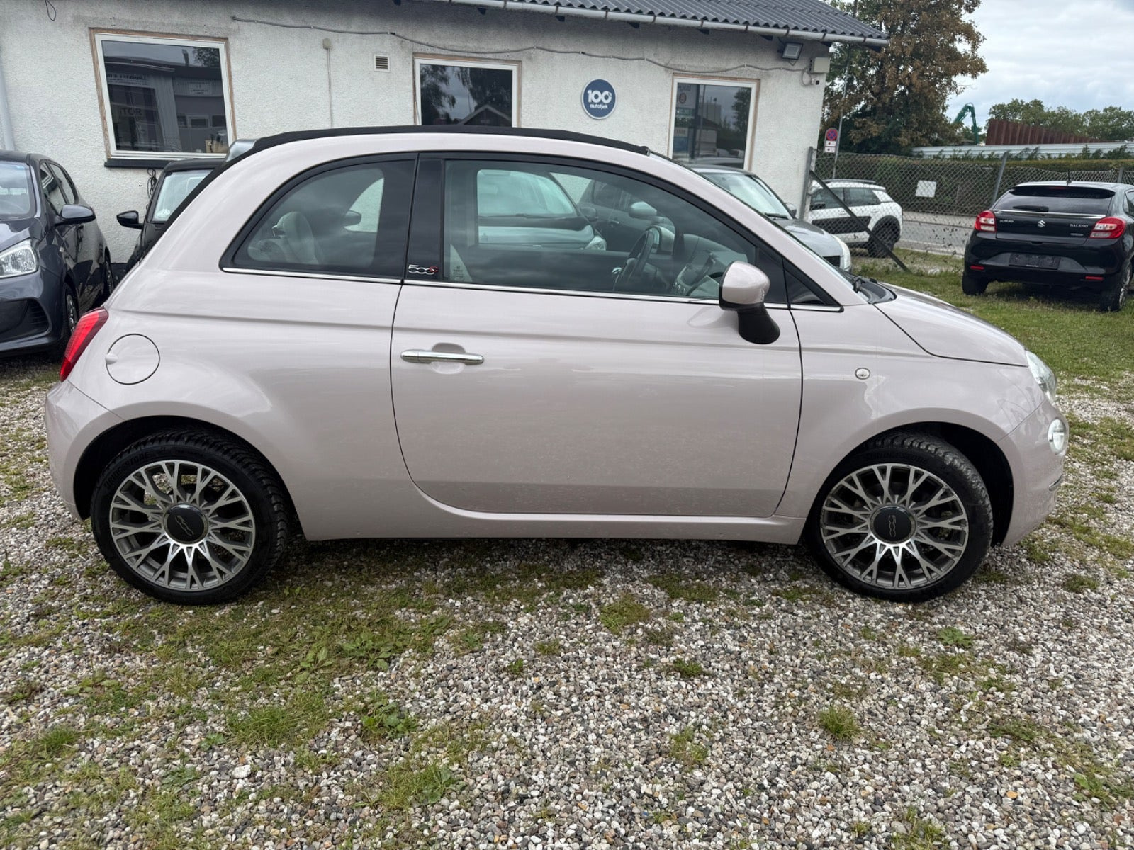 Pink Fiat 500C fra 2020