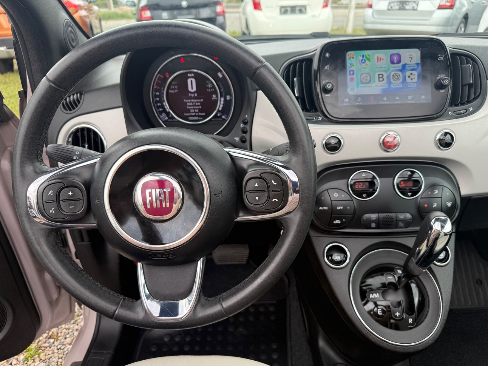 Pink Fiat 500C fra 2020