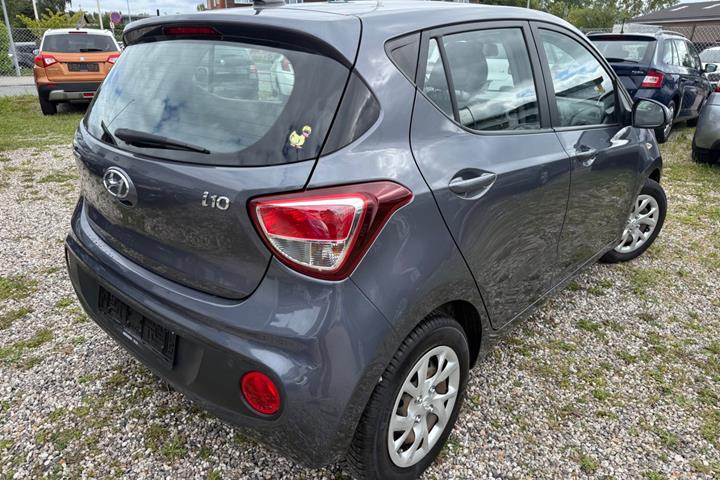 Grå Hyundai i10 fra 2018