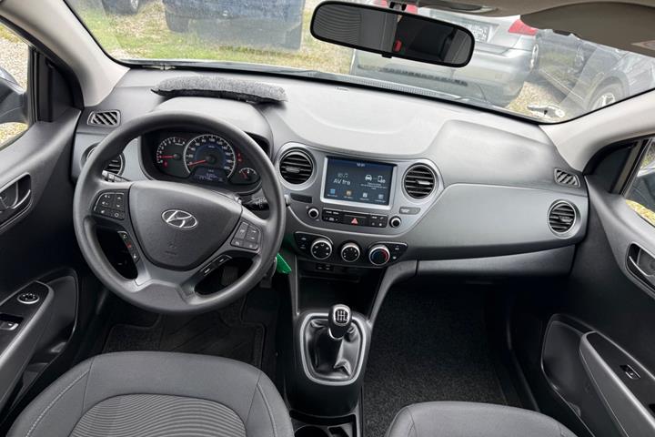Grå Hyundai i10 fra 2018
