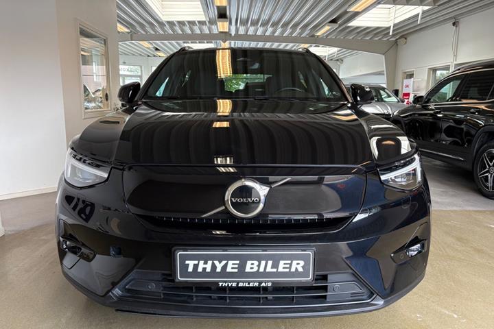 Sort Volvo EX40 fra 2025