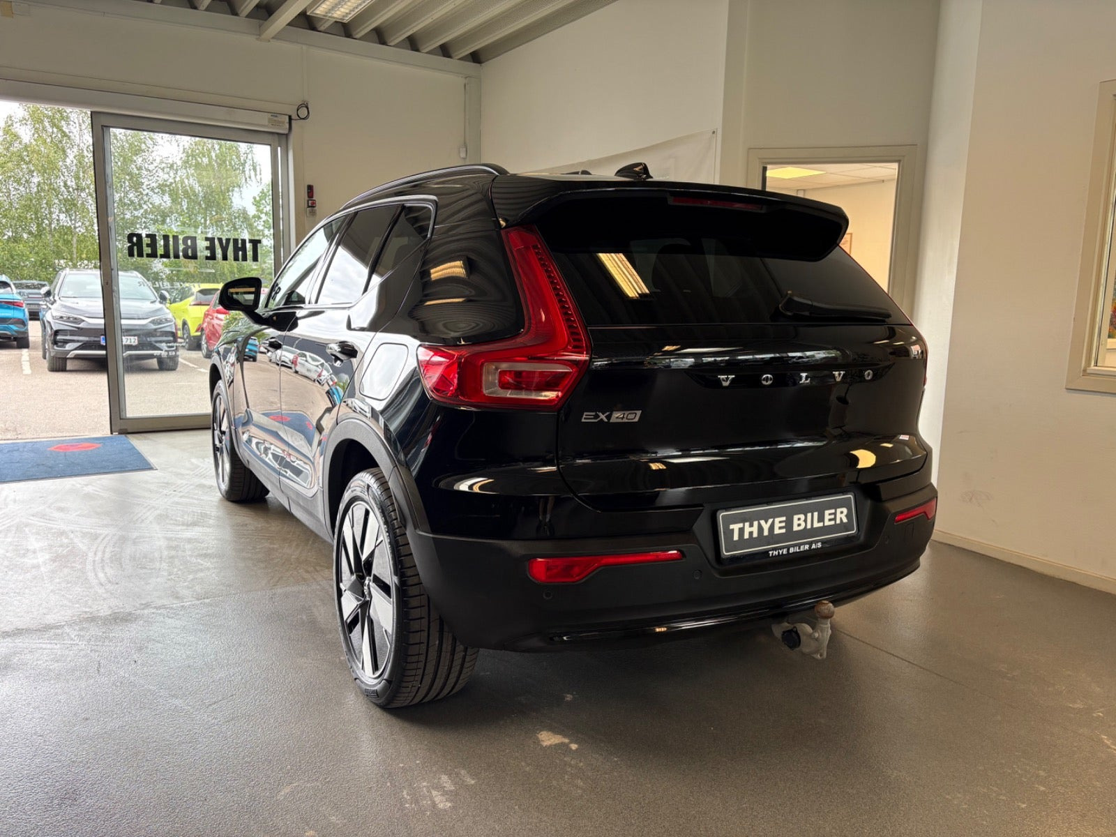 Sort Volvo EX40 fra 2025