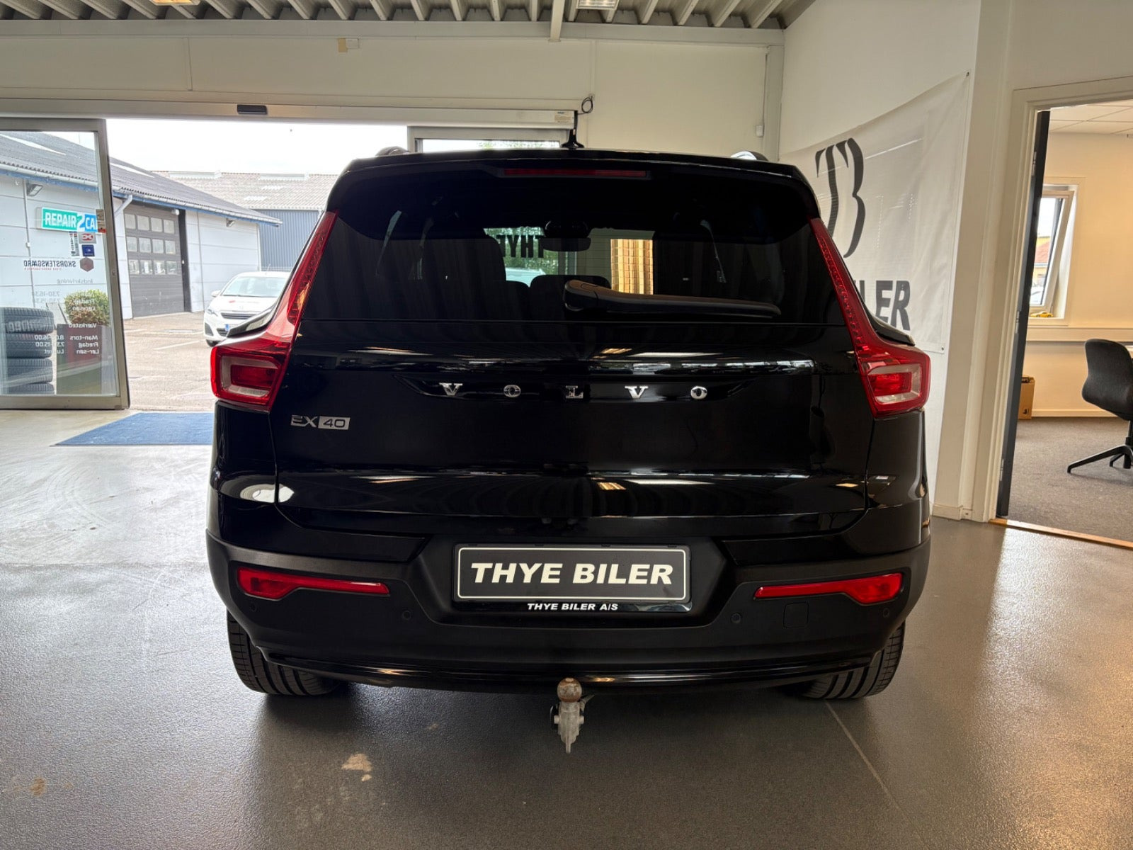 Sort Volvo EX40 fra 2025