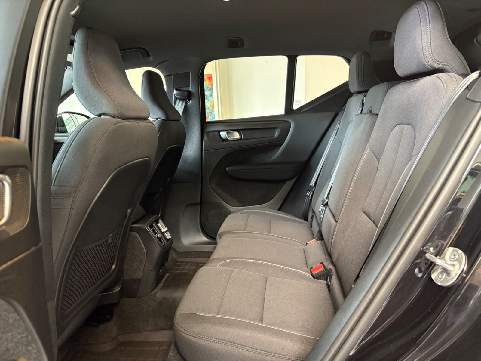 Sort Volvo EX40 fra 2025