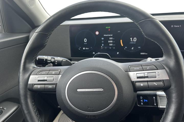 Grå Hyundai Kona fra 2024