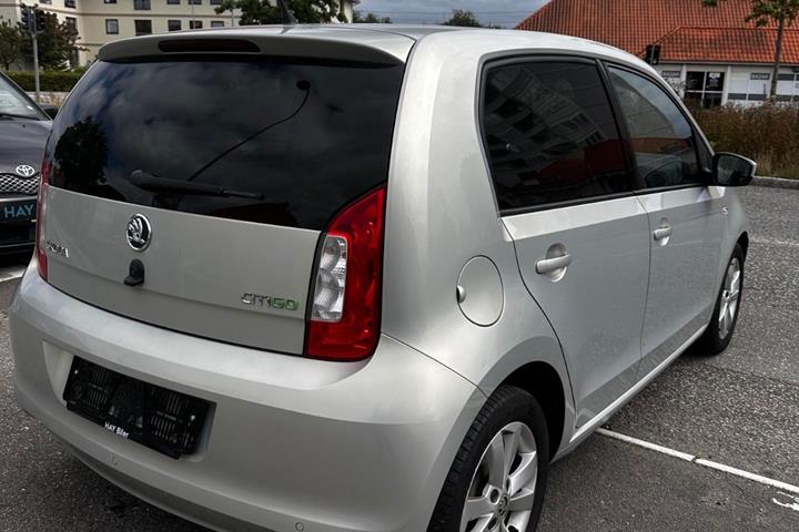Orange Skoda Citigo fra 2013