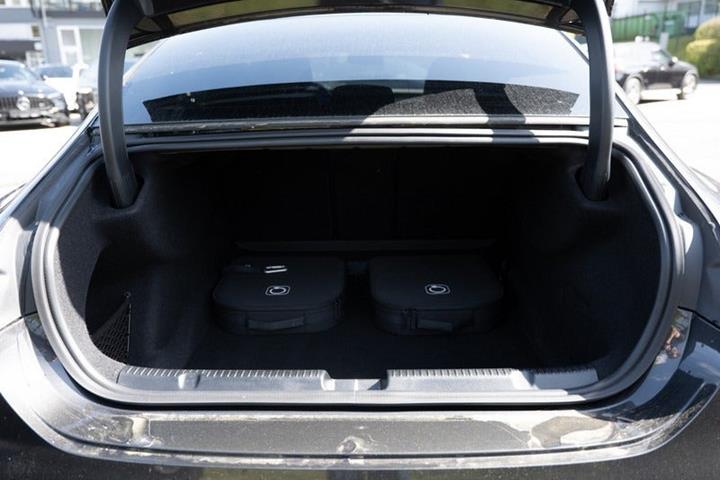 undefined Mercedes EQE300 fra 2025