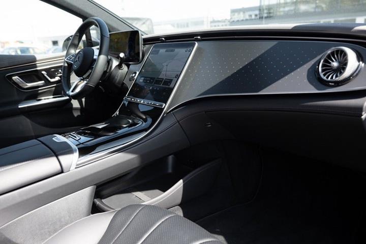 undefined Mercedes EQE300 fra 2025