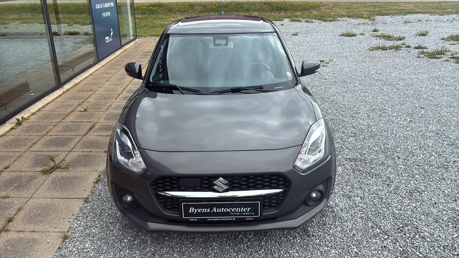 Grå Suzuki Swift fra 2020