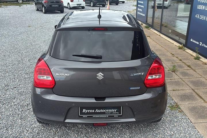 Grå Suzuki Swift fra 2020