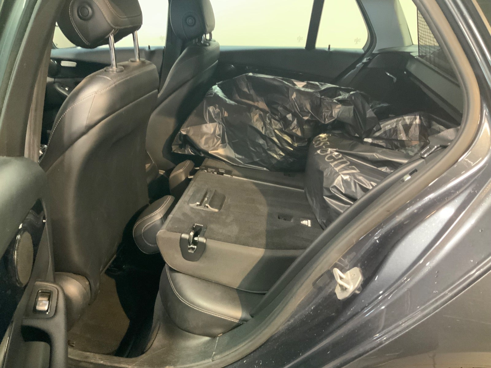Grå Mercedes C220 d fra 2016