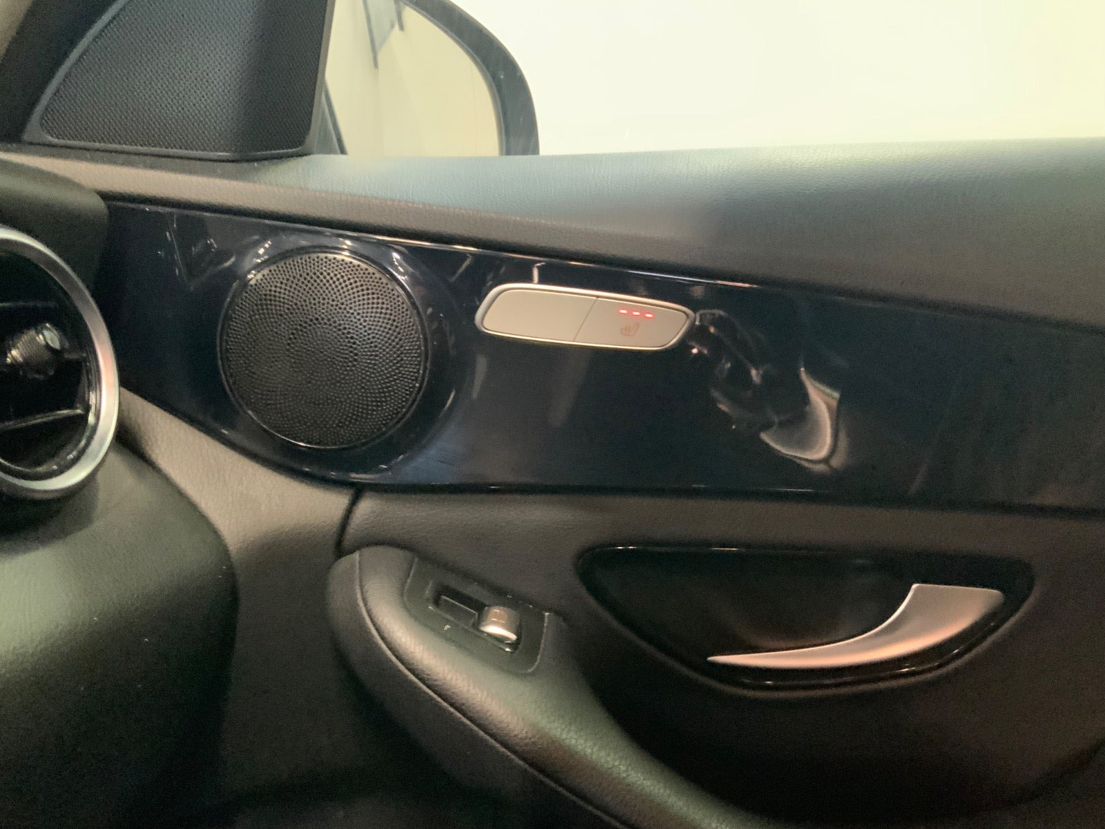 Grå Mercedes C220 d fra 2016