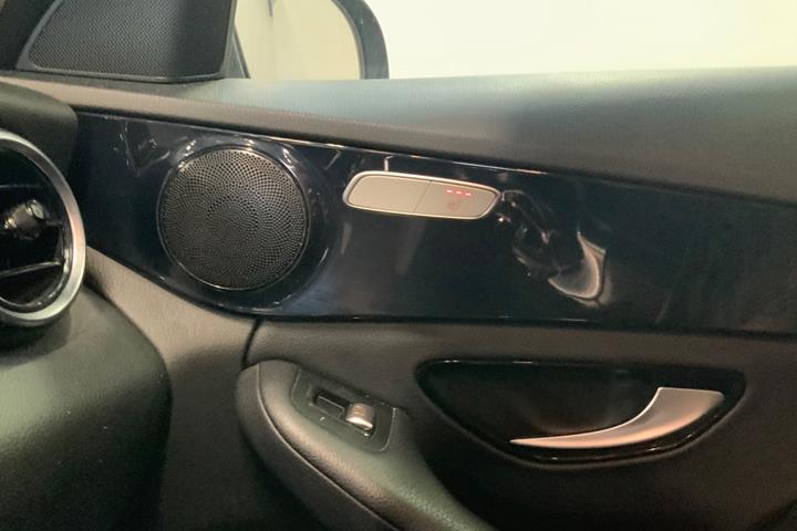 Grå Mercedes C220 d fra 2016