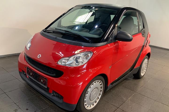 Rød Smart ForTwo Coupé fra 2009
