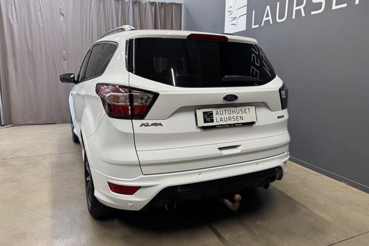 Hvid Ford Kuga fra 2017