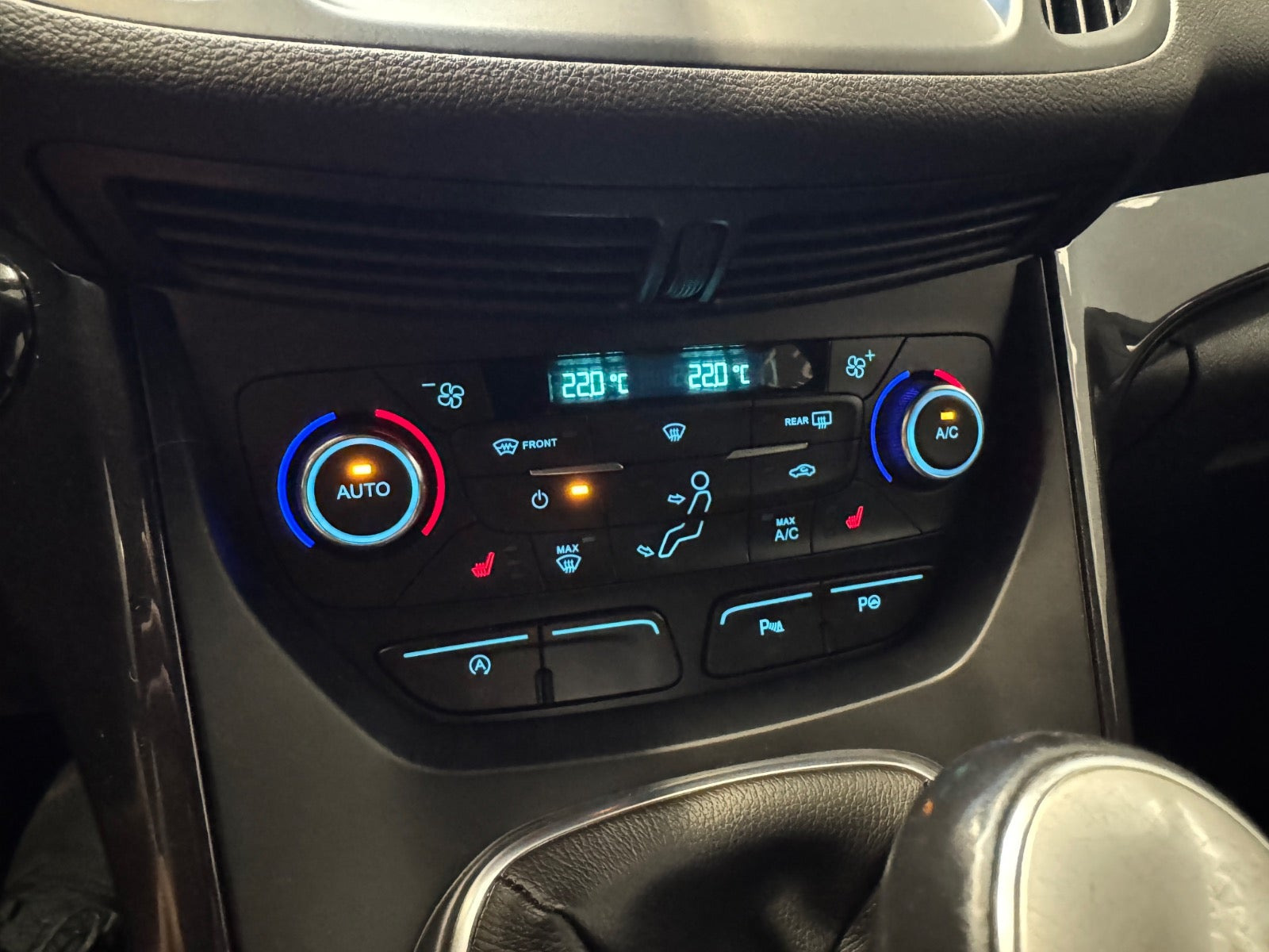 Hvid Ford Kuga fra 2017
