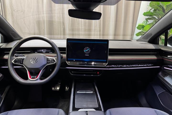 Blå VW ID.7 fra 2025