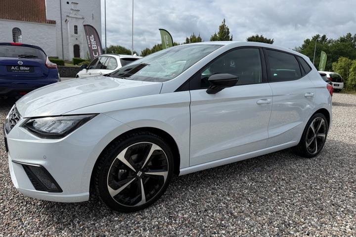 Hvid Seat Ibiza fra 2025