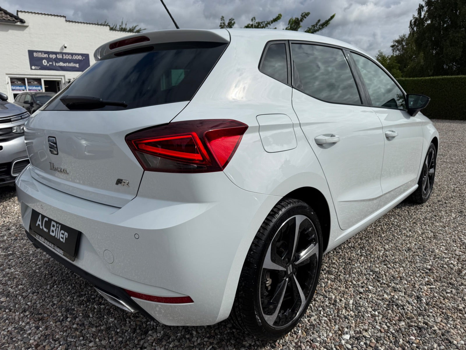 Hvid Seat Ibiza fra 2025