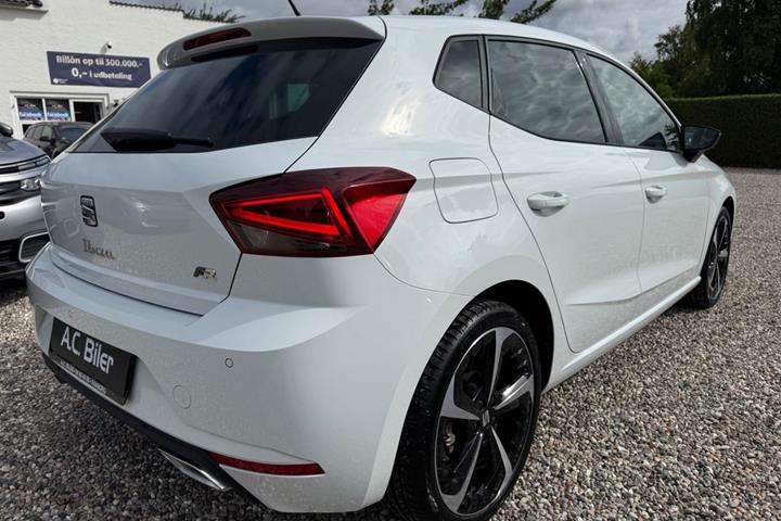 Hvid Seat Ibiza fra 2025