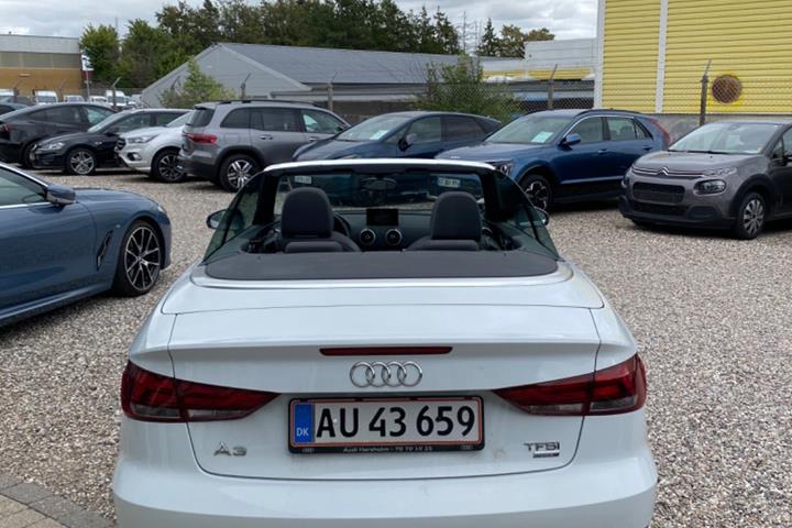 Hvid Audi A3 fra 2015