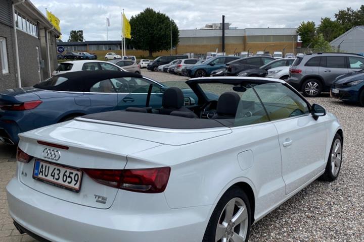 Hvid Audi A3 fra 2015