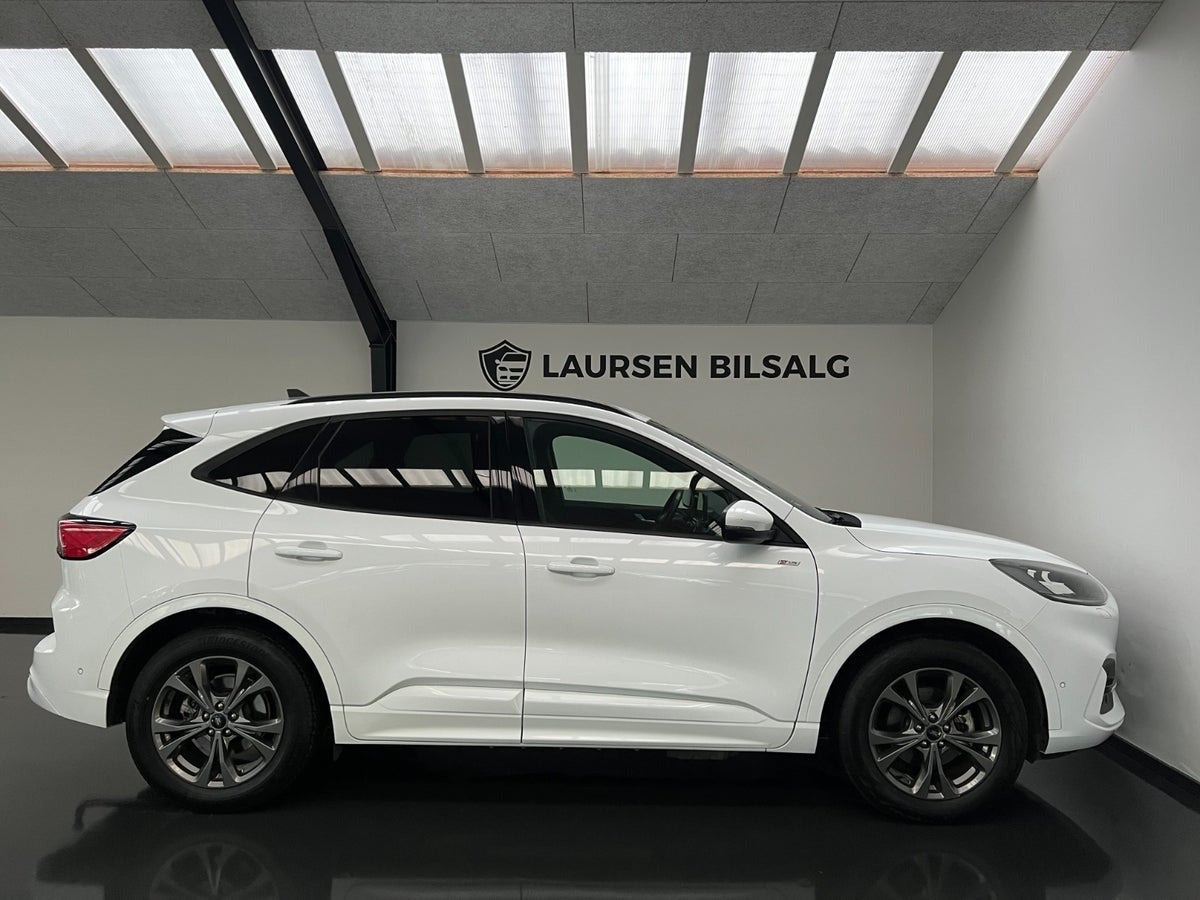 Hvid Ford Kuga fra 2021