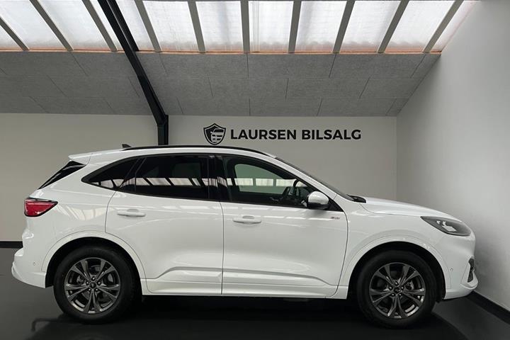 Hvid Ford Kuga fra 2021