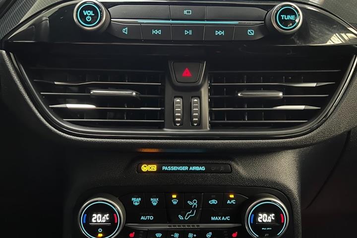 Hvid Ford Kuga fra 2021