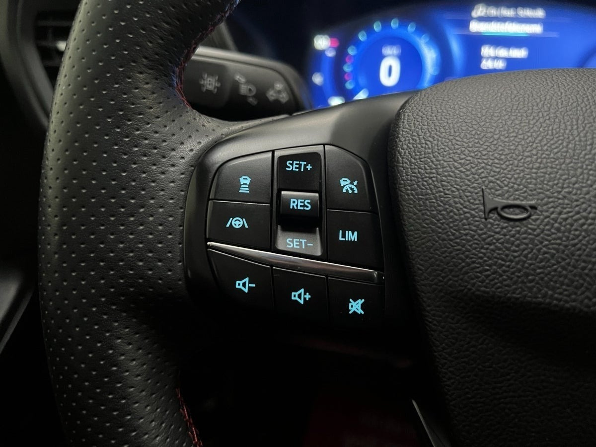 Hvid Ford Kuga fra 2021