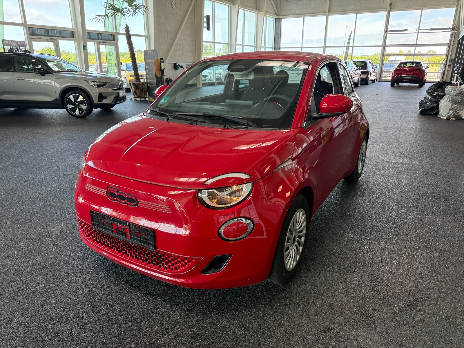 Fiat 500e 42 (RED)