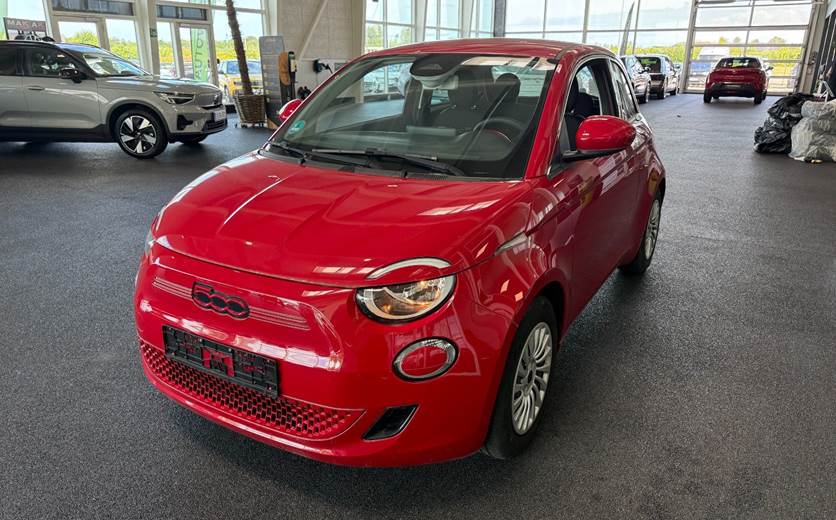 Fiat 500e 42 (RED)