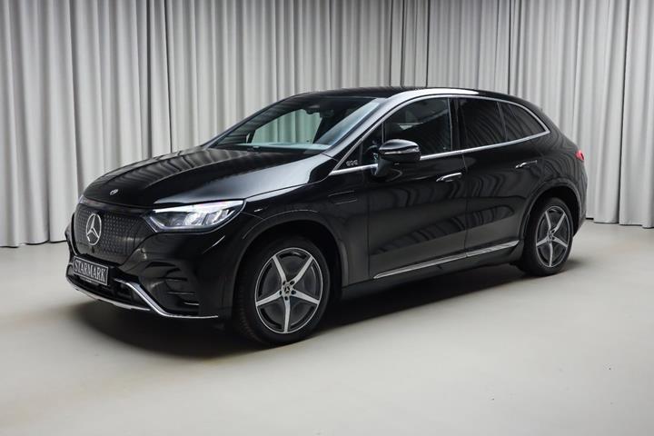 Sort Mercedes EQE350 SUV fra 2025