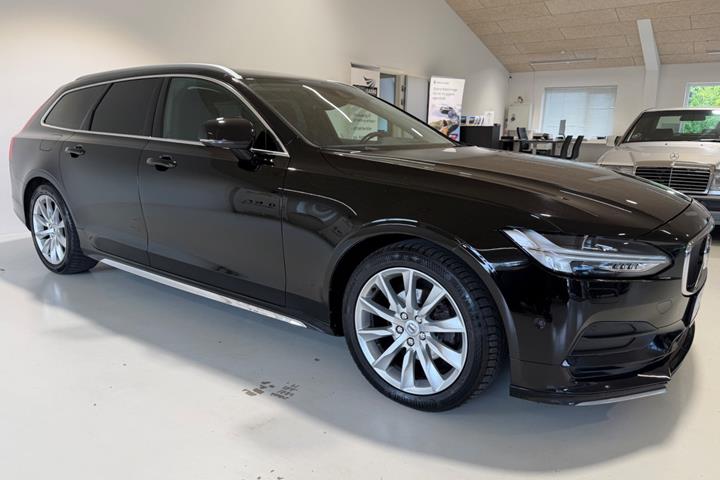Sort Volvo V90 fra 2020