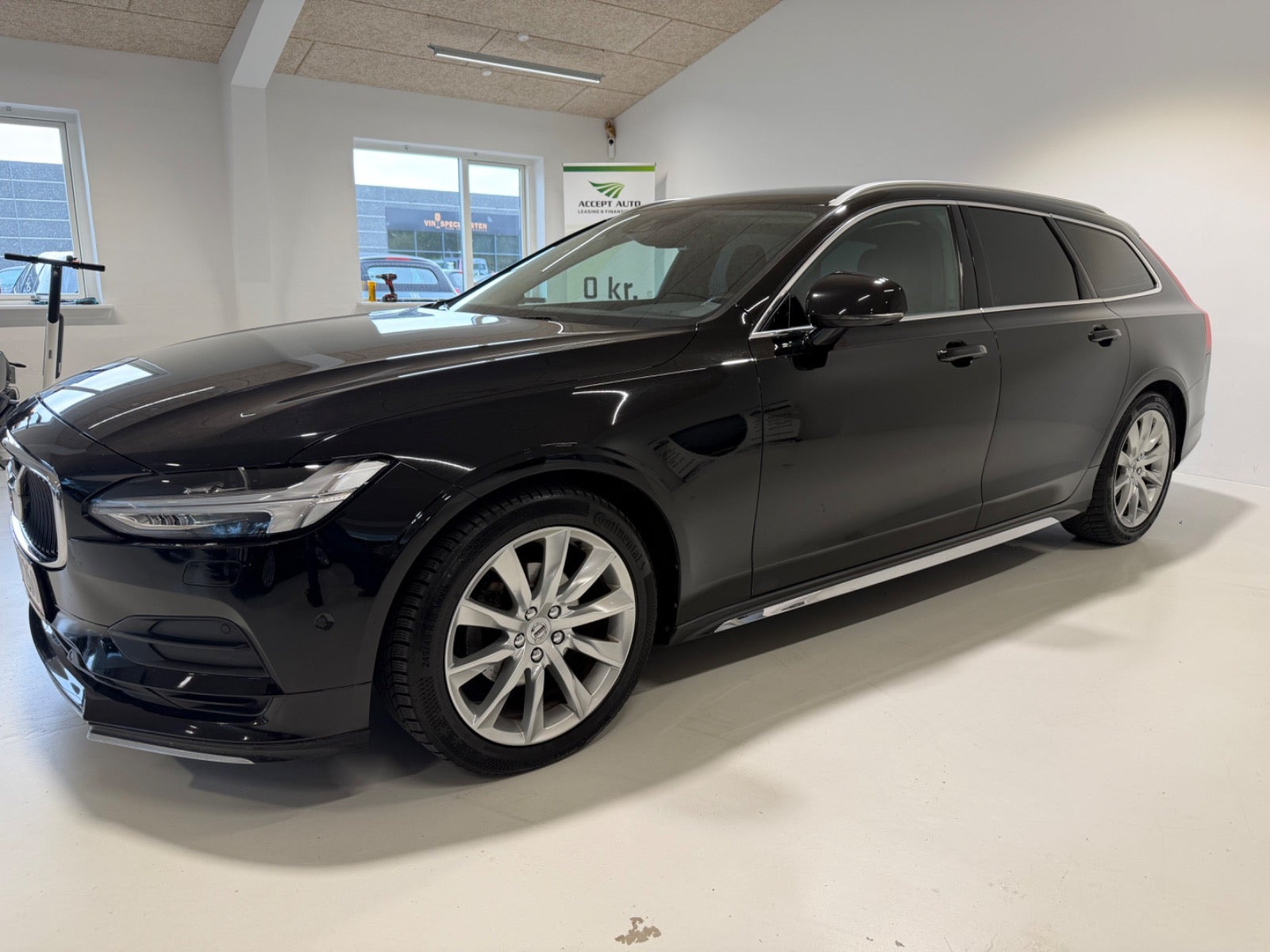 Sort Volvo V90 fra 2020