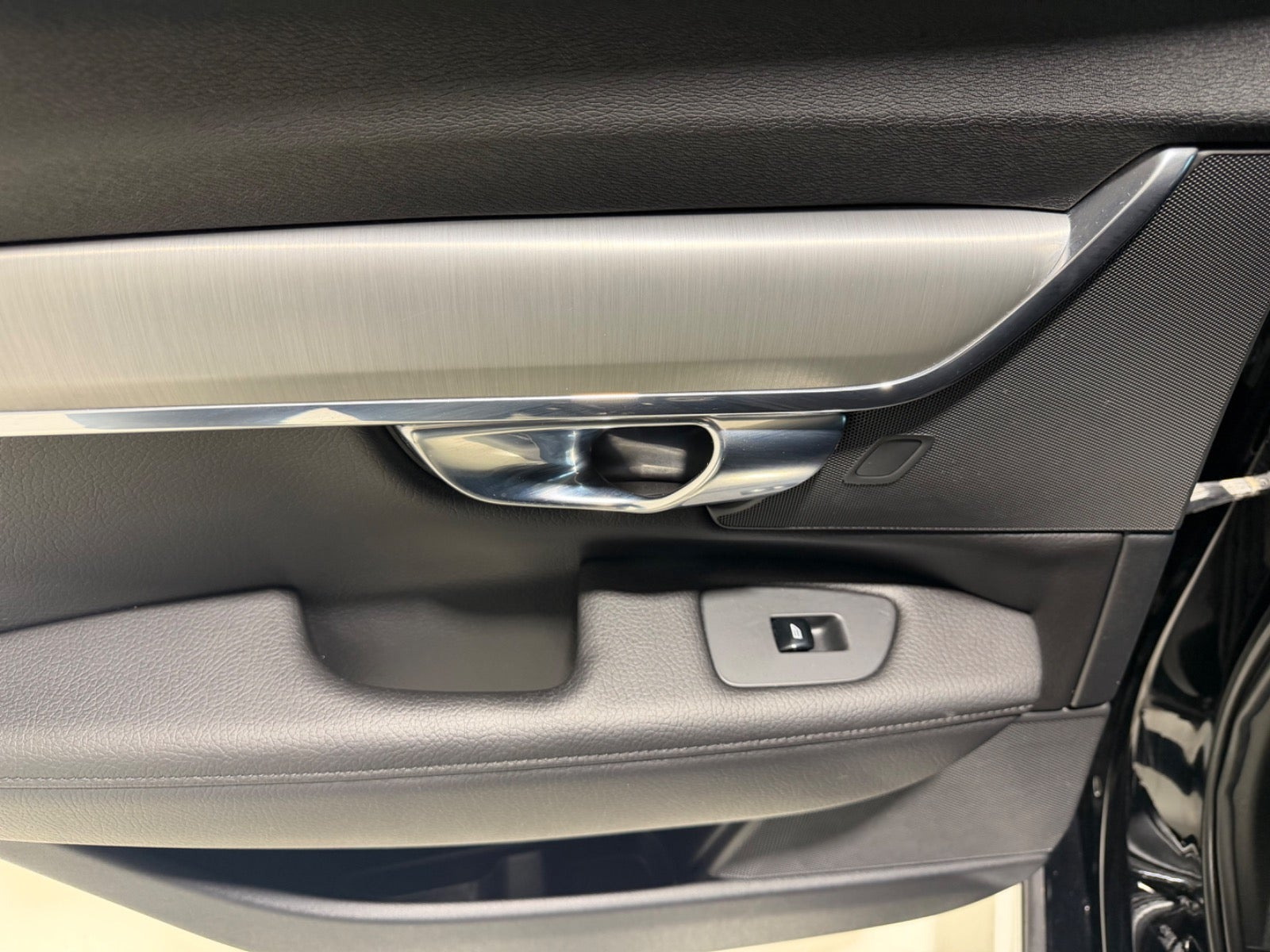 Sort Volvo V90 fra 2020