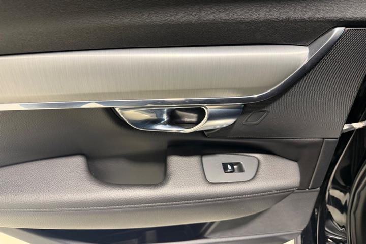 Sort Volvo V90 fra 2020