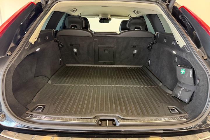 Sort Volvo V90 fra 2020