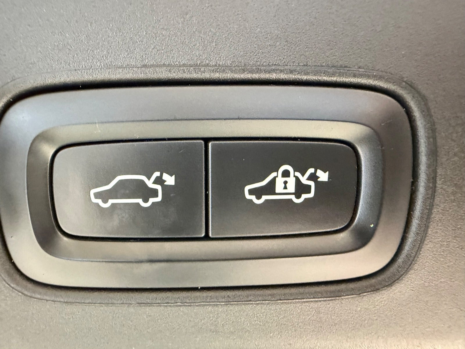 Sort Volvo V90 fra 2020