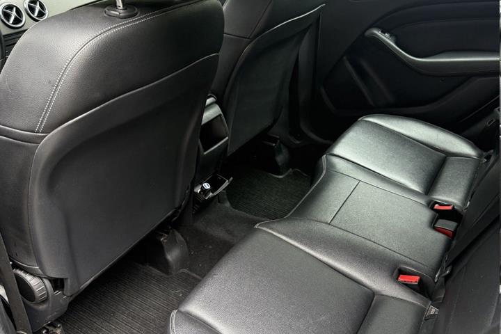 undefined Mercedes B200 fra 2015