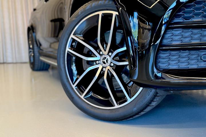 Sort Mercedes GLE350 de fra 2021