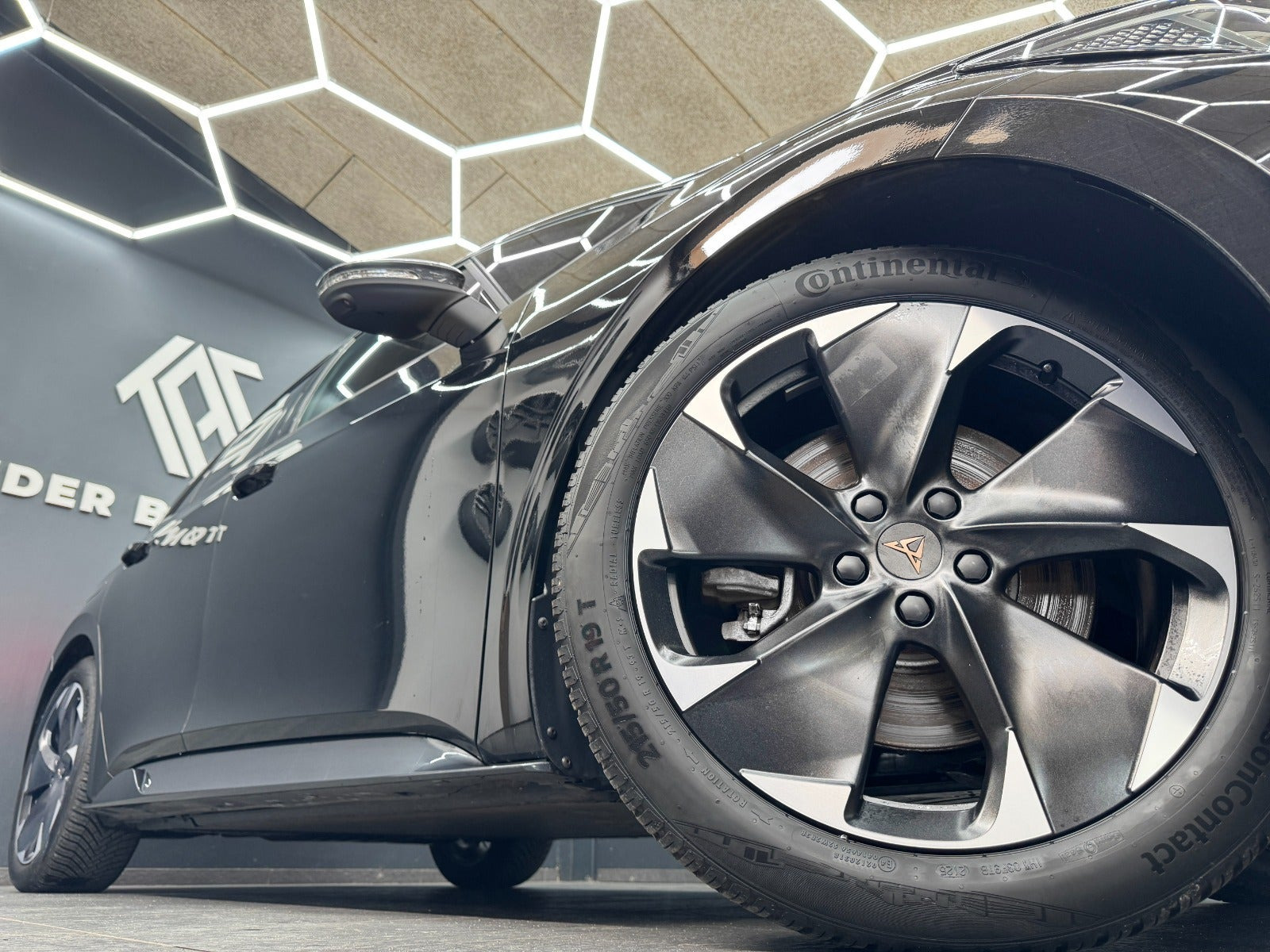 Sort Cupra Born fra 2026