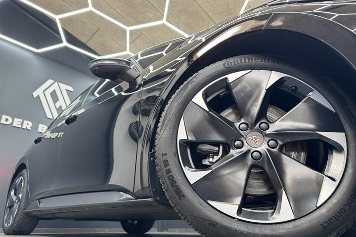 Sort Cupra Born fra 2026