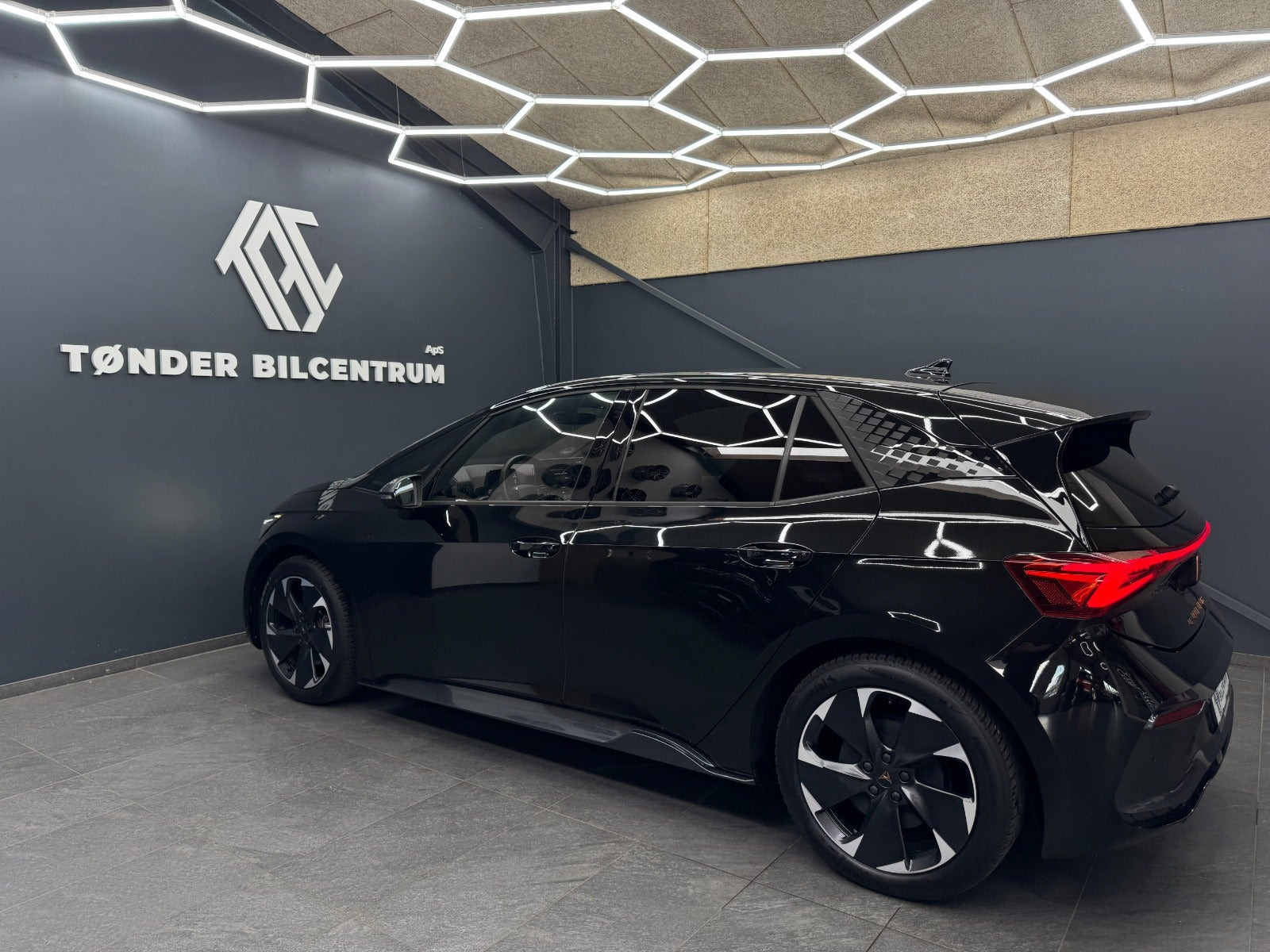 Sort Cupra Born fra 2026