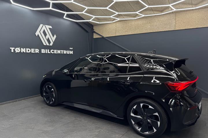 Sort Cupra Born fra 2026