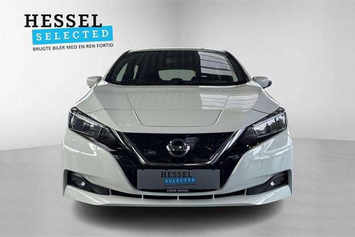 Hvid Nissan Leaf fra 2022