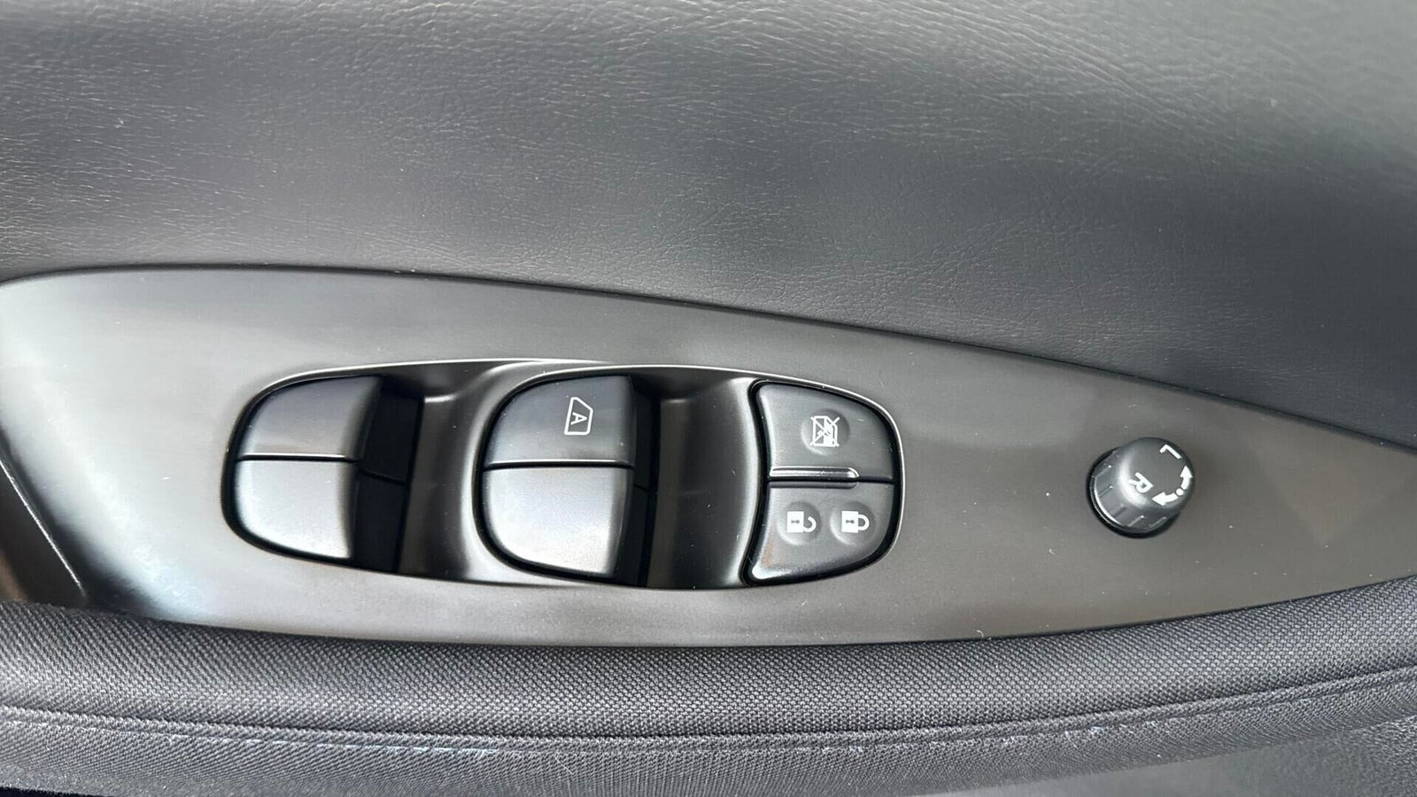 Hvid Nissan Leaf fra 2022