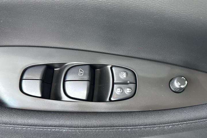 Hvid Nissan Leaf fra 2022
